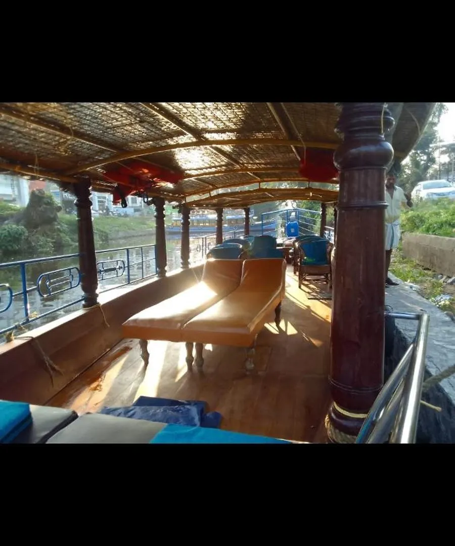 Hotel Pm Shikkara Boat à Alappuzha 0*,  Inde